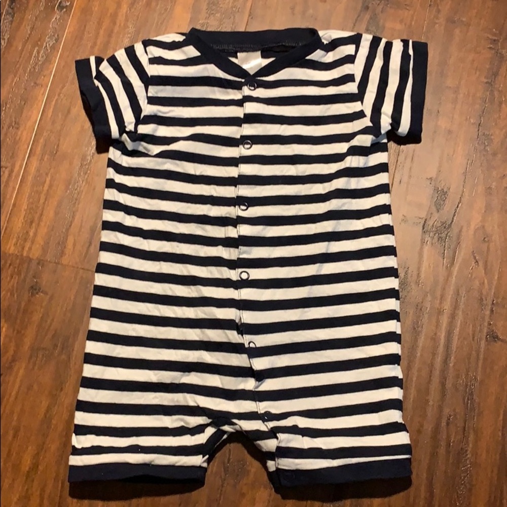 H&M navy striped romper 4-6 months
